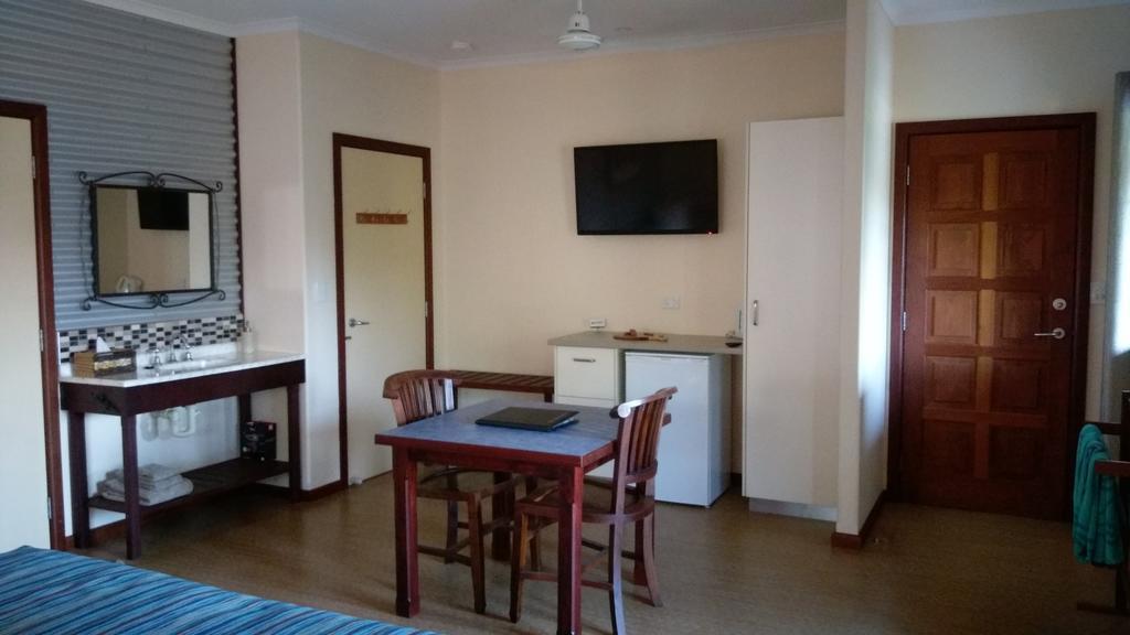 The Courthouse Bed & Breakfast Broome Exteriör bild